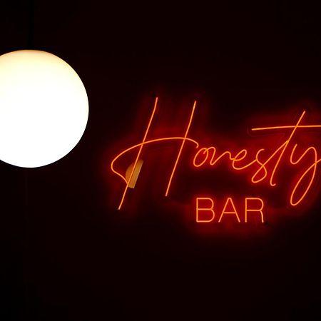 Heart Hotel 利马索尔 外观 照片